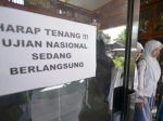 20130416_Ujian_Nasional_SMAN_1_Balikpapan_Ditunda_8678.jpg