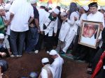 20130426_Suasana_Pemakaman_Ustadz_Jeffry_Al_Buchory_9570.jpg