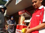 20130430_Penjual_Bensin_Eceran_5799.jpg