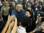 20130501_Buruh_Bersalaman__dengan__3495.jpg