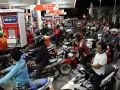 20130621_antrean-panjang-warga-membeli-bbm_9825.jpg