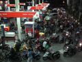 20130625_antri-pengisian-bbm-di-spbu-hayam-wuruk-jakarta_8158.jpg