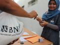 20130802_bni-syariah-bagi-200-paket-sembako_2531.jpg
