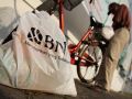 20130802_bni-syariah-bagi-200-paket-sembako_3942.jpg