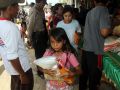 20130804_pembagian-sembako-jelang-lebaran_2517.jpg