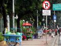 20130812_pedagang-berjualan-di-trotoar-monas_2818.jpg