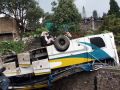 20130821_bus-pariwisata-bus-giri-kecelakan-di-cisarua_9317.jpg