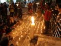 20131001_mahasiswa-lakukan-aksi-bakar-lilin-di-kantor-pln_4679.jpg