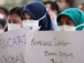 20131014_dokter-dari-amdi-lakukan-unjuk-rasa_4044.jpg