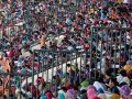 20131104_ribuan-tenaga-honorer-ikut-tes-cpns-di-stadion-si-jalak-harupat_9645.jpg