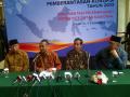 20131204_150706_sidarto-danusubroto-kanan-abraham-samad-tengah-joko-widodo-tengah-azwar-abubakar-kiri.jpg