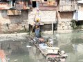 20131204_203632_kewalahan-bersihkan-sampah.jpg
