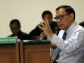 20131210_150811_agus-martowardojo-dan-ibu-pur-saksi-sidang-terdakwa-deddy-kusdin.jpg