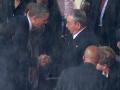 20131211_121428_obama-jabat-tangan-raul-castro.jpg