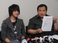 20131216_144453_kevin-aprilio-didampingi-kuasa-hukumnya-konpers.jpg