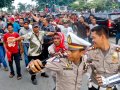 20131216_165435_demo-meminta-bendera-bintang-bulan.jpg