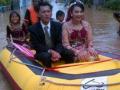 20131225_144335_penganten-naik-perahu.jpg