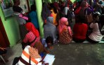 20140108_174001_warga-antre-mendaftar-peserta-bpjs-depok.jpg