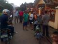 20140110_093559_warga-berkumpul-di-rumah-yang-dirobohkan-aknum-anggota-lanud.jpg