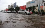 20140118_015158_kawasan-elit-kelapa-gading-tergenang-banjir.jpg