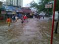 20140118_111332_banjir-di-benhil-nih2.jpg