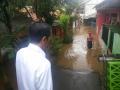 20140118_115752_jokowi-lihat-banjir-di-kramat-jati-nih2.jpg