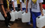 20140122_155824_pendistribusian-air-bersih-di-manado.jpg