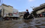 20140122_211633_banjir-pasar-baru.jpg