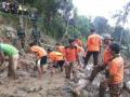 20140123_170705_mak-enok-terkubur-longsor.jpg