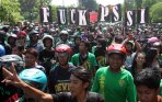 20140126_193117_bonek-kepung-kongres-pssi-2014-di-surabaya.jpg