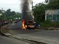 20140127_075413_angkot-terbakar-di-banten.jpg