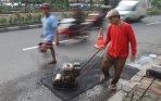 20140130_114746_perbaikan-jalan-berlubang-rasuna-said.jpg