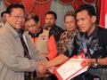 20140130_232331_agung-bantu-rakyat.jpg