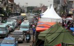 20140203_224731_tenda-pengungsi-masih-menutup-jalan-jatinegara-barat.jpg