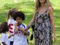 20140204_082847_heidi-klum-kid-soccer.jpg