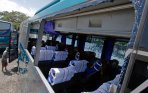 20140205_100246_aksi-pelemparan-bus.jpg