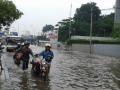 20140205_133833_banjir-di-depan-untar-jakarta.jpg