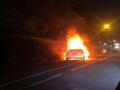 20140208_215641_taksi-terbakar-di-exit-tol.jpg