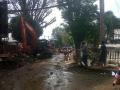 20140210_080232_pemkab-bolmong-kerja-bakti-bersihkan-sampah-pascabanjir-di-manado.jpg