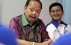 20140213_172808_sutan-bhatoegana-nyambangi-tribun-jakarta.jpg