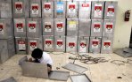 20140221_224800_merakit-kotak-suara-pemilu.jpg