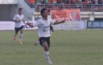 20140222_205954_pusam-bayu-gatra-selebrasi-gol-vs-perseru.jpg