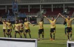 20140222_211445_mitra-kukar-berterima-kasih-pada-suporter-mitra-mania.jpg