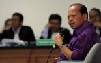 20140225_222611_sutan-bhatoegana-bersaksi-dalam-sidang-rudi-rubiandini.jpg