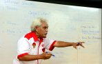 20140227_170900_taufik-jursal-effendi-diskusi-bersama-super-ball.jpg