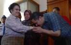 20140301_162855_megawati-dan-jokowi-bertemu-risma-dan-wisnu-sakti.jpg