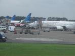 20140301_214506_pesawat-garuda-berjejer-di-soekarno-hatta.jpg
