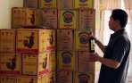 20140303_175253_penyitaan-1975-kardus-jamu-tradisional.jpg