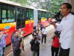 20140303_230517_jokowi-di-selter-busway-ancol.jpg
