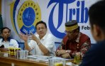 20140305_114038_ali-masykur-musa-bertandang-ke-tribun-timur.jpg